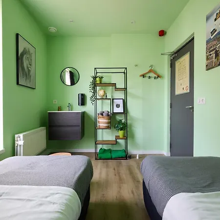 Hostel Herberg, Het Wapen Tilburg