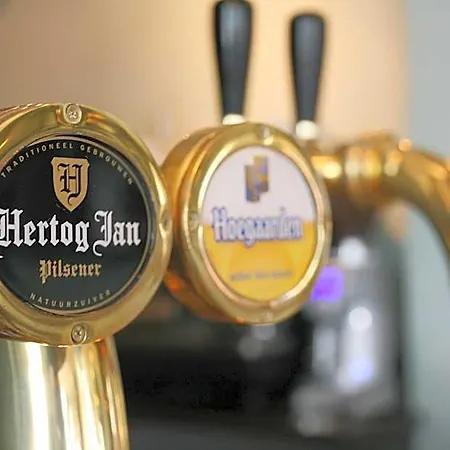 Herberg, Het Wapen Hostal *