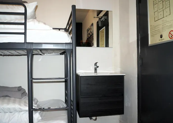 Hostel Herberg, Het Wapen Tilburg