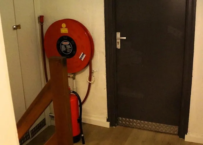 Hostel Herberg, Het Wapen Van *