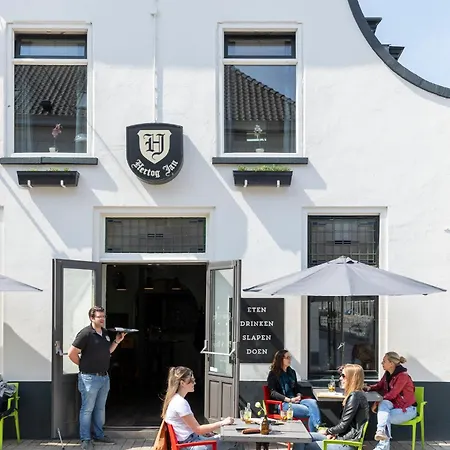 Hostel Herberg, Het Wapen Van Tilburg