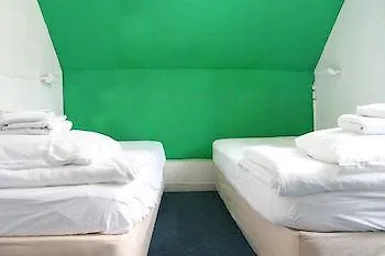 Hostel Herberg, Het Wapen Van Tilburg